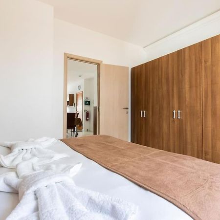Beautiful, Top Notch 1 Bedroom Apt Just Off The Coast By 360 Estates เซนต์พอลส์เบย์ ภายนอก รูปภาพ