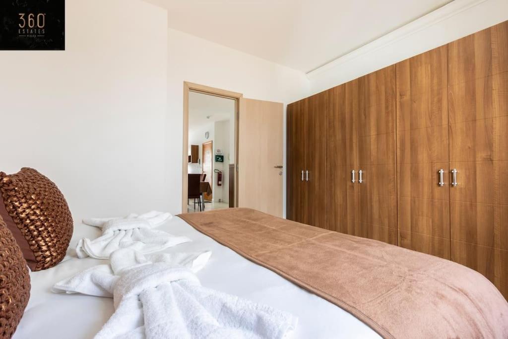 Beautiful, Top Notch 1 Bedroom Apt Just Off The Coast By 360 Estates เซนต์พอลส์เบย์ ภายนอก รูปภาพ